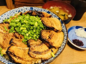 丼ぶり屋幸丼 大井町三ツ又店 テイクアウト専門店 株式会社クライチ らーめん幸龍 麺屋龍の家族 丼ぶり屋幸丼 つけ麺幸虎の経営をしております